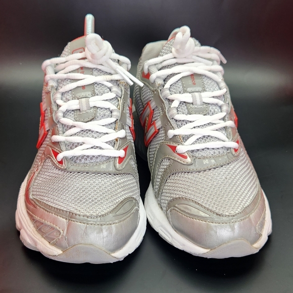 New Balance 749 (2009) - Picture 3 of 6